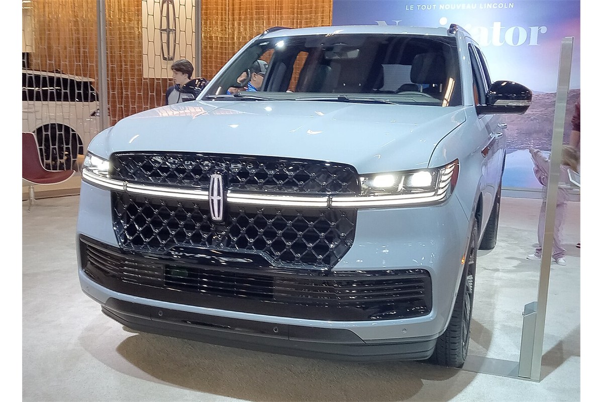 Photo of a Lincoln Navigator